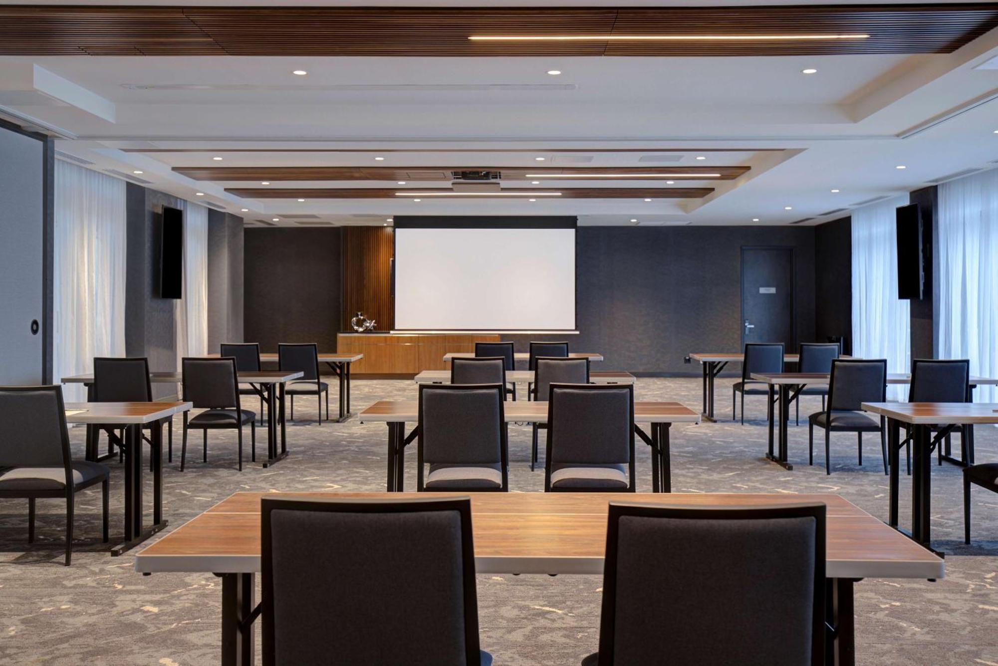 Hampton Inn Montreal Downtown, Qc Esterno foto