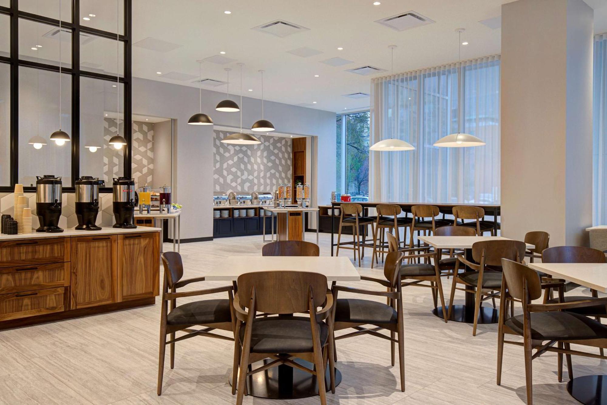 Hampton Inn Montreal Downtown, Qc Esterno foto