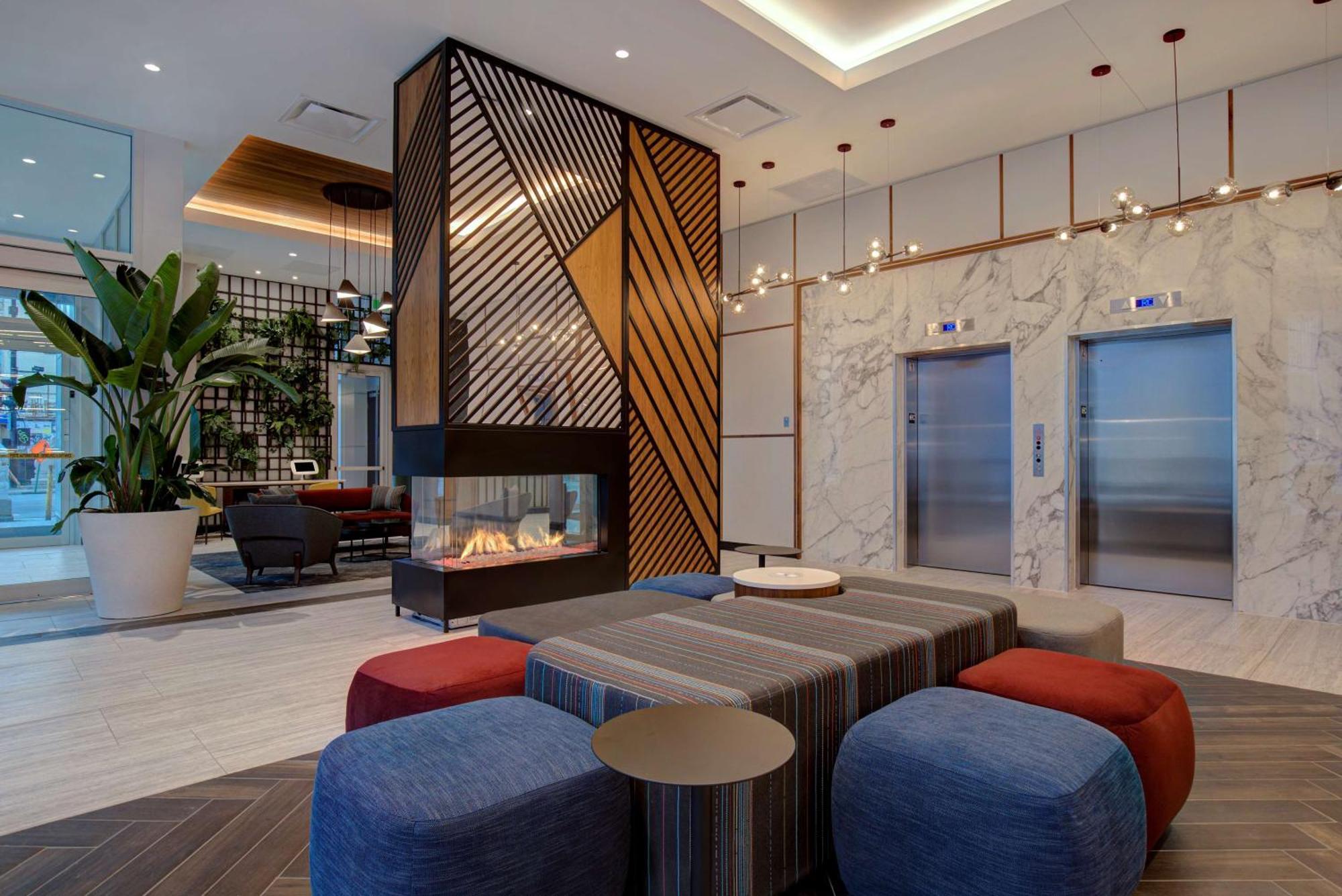 Hampton Inn Montreal Downtown, Qc Esterno foto